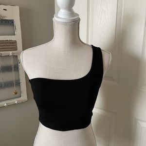 One shoulder black crop top